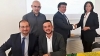 Da sinistra: seduti Ugo Mattia ed Alex Vantini; in piedi Gianni Gaggiani e Pietro Piccioni che stringe la mano ad Antonella Lillo.